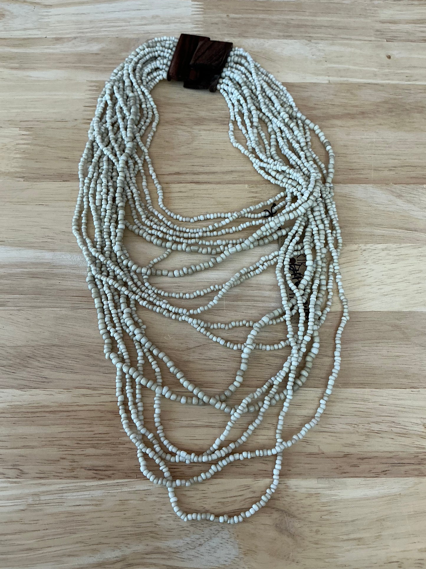 SEED BEAD MULTI STRAIN NECK/IVORY