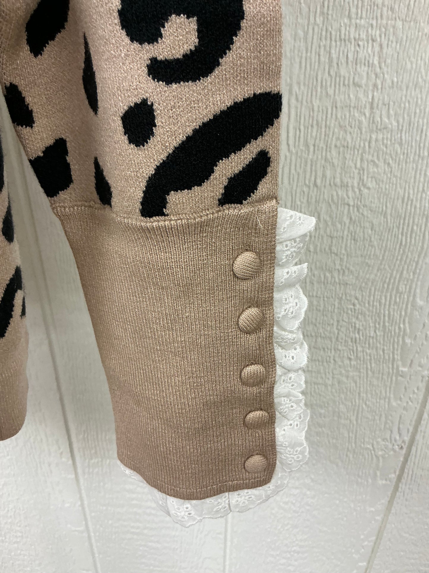 LEOPARD PRINT CUFF SLV SWEATER