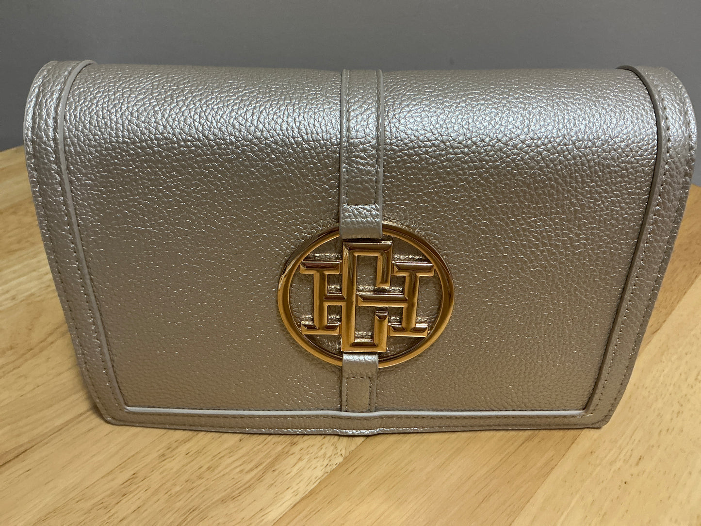 CECILLA CIRCLE LOGO HANDBAG (P39581