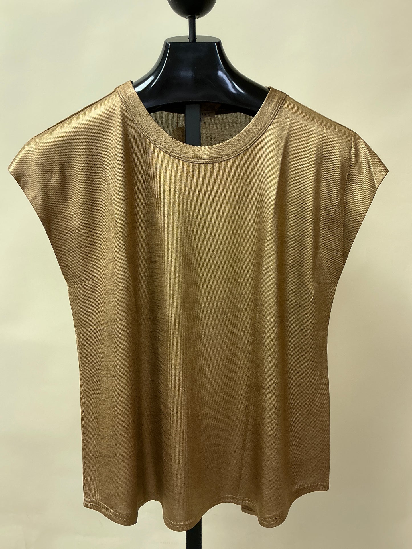 SLVLESS ROUND NECK TOP