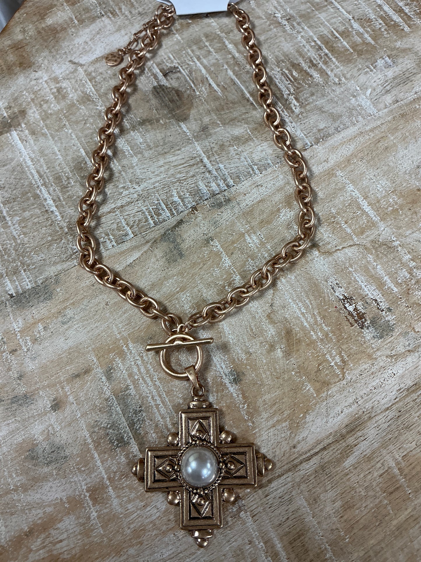 WORN GOLD CHAIN W/PEARL