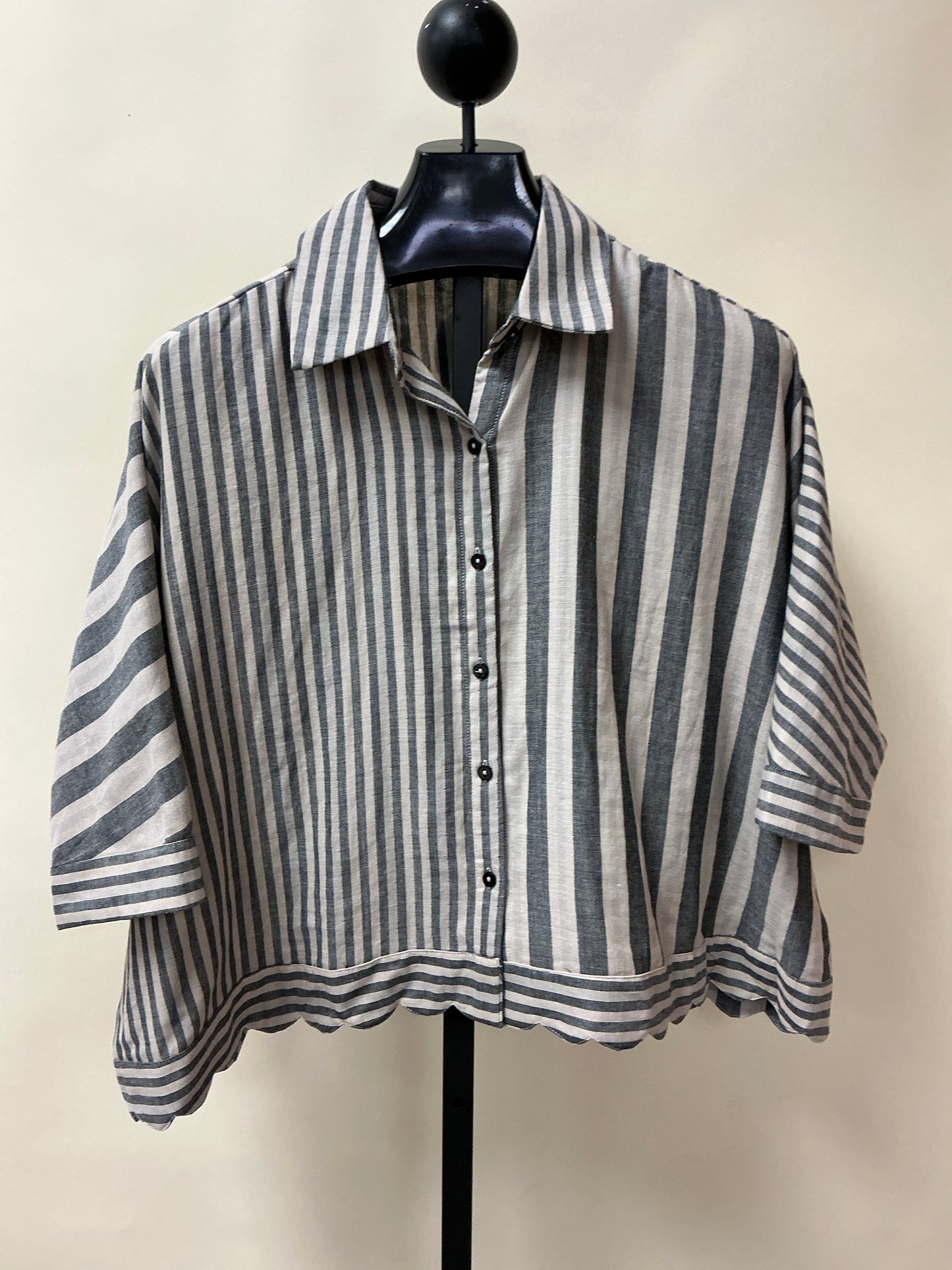 STRIPE BUTTON BLOUSE