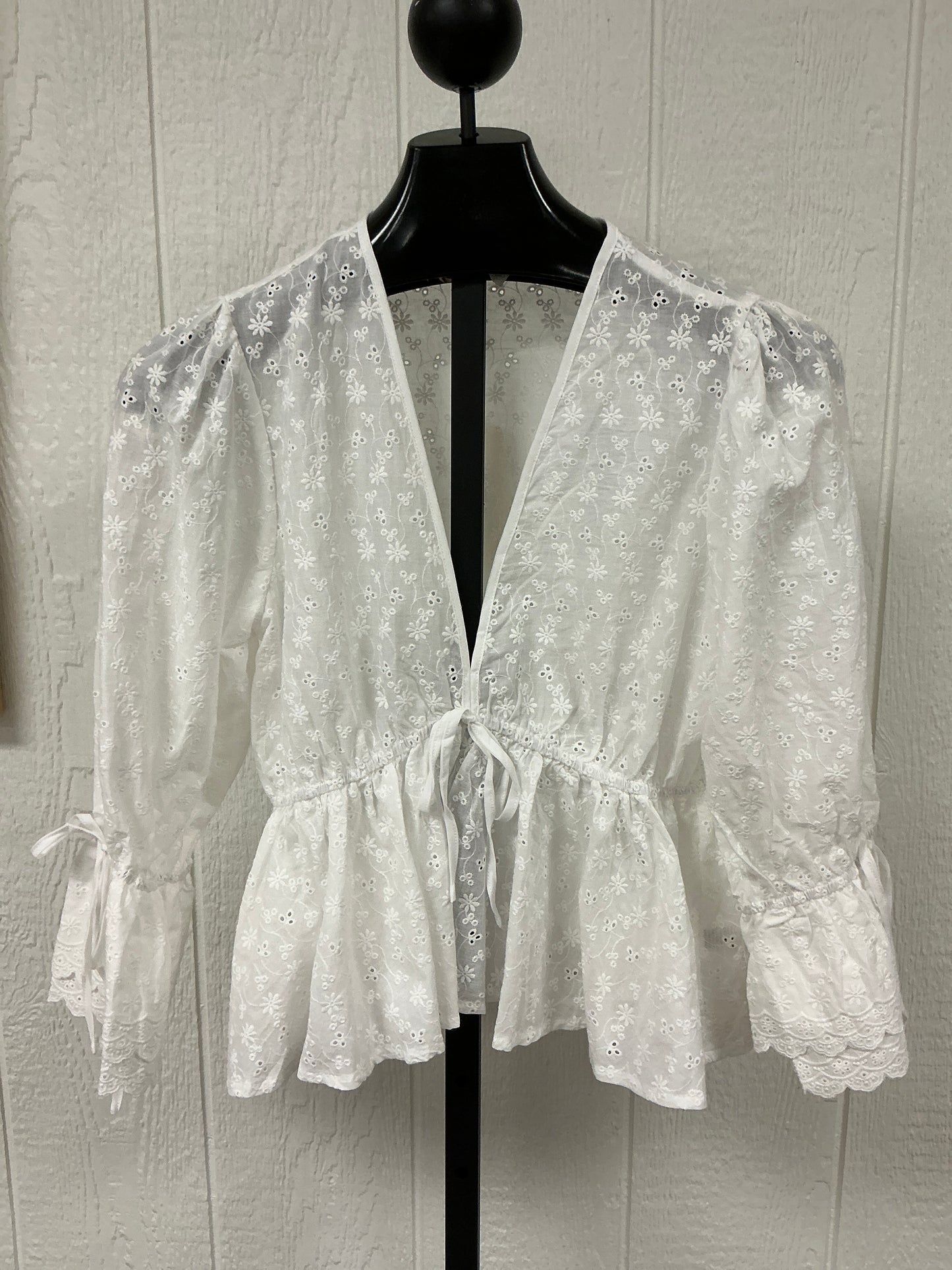 FRONT TIE V-NCK BLOUSE