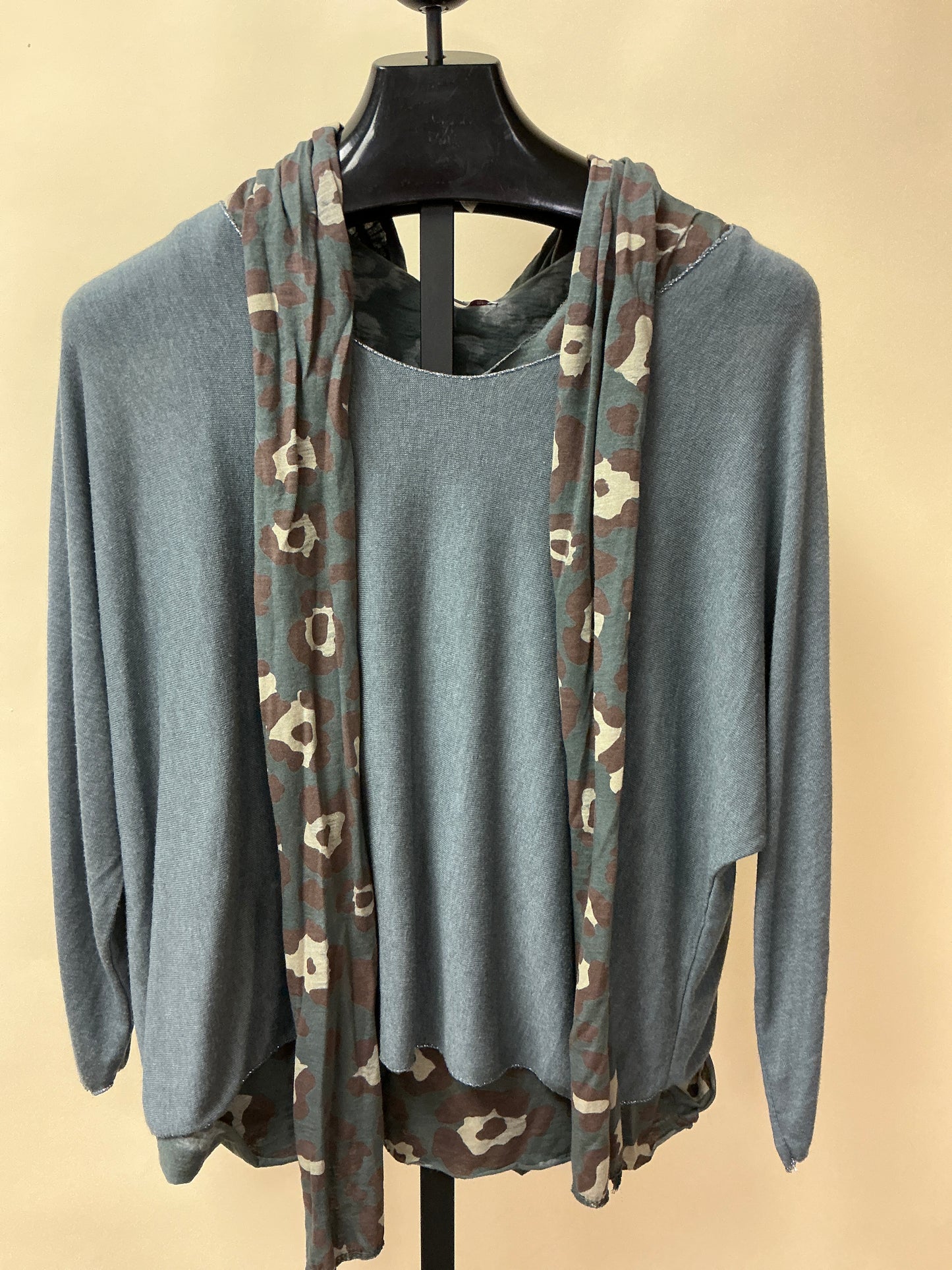 KNIT TOP W/UNDER SHIRT