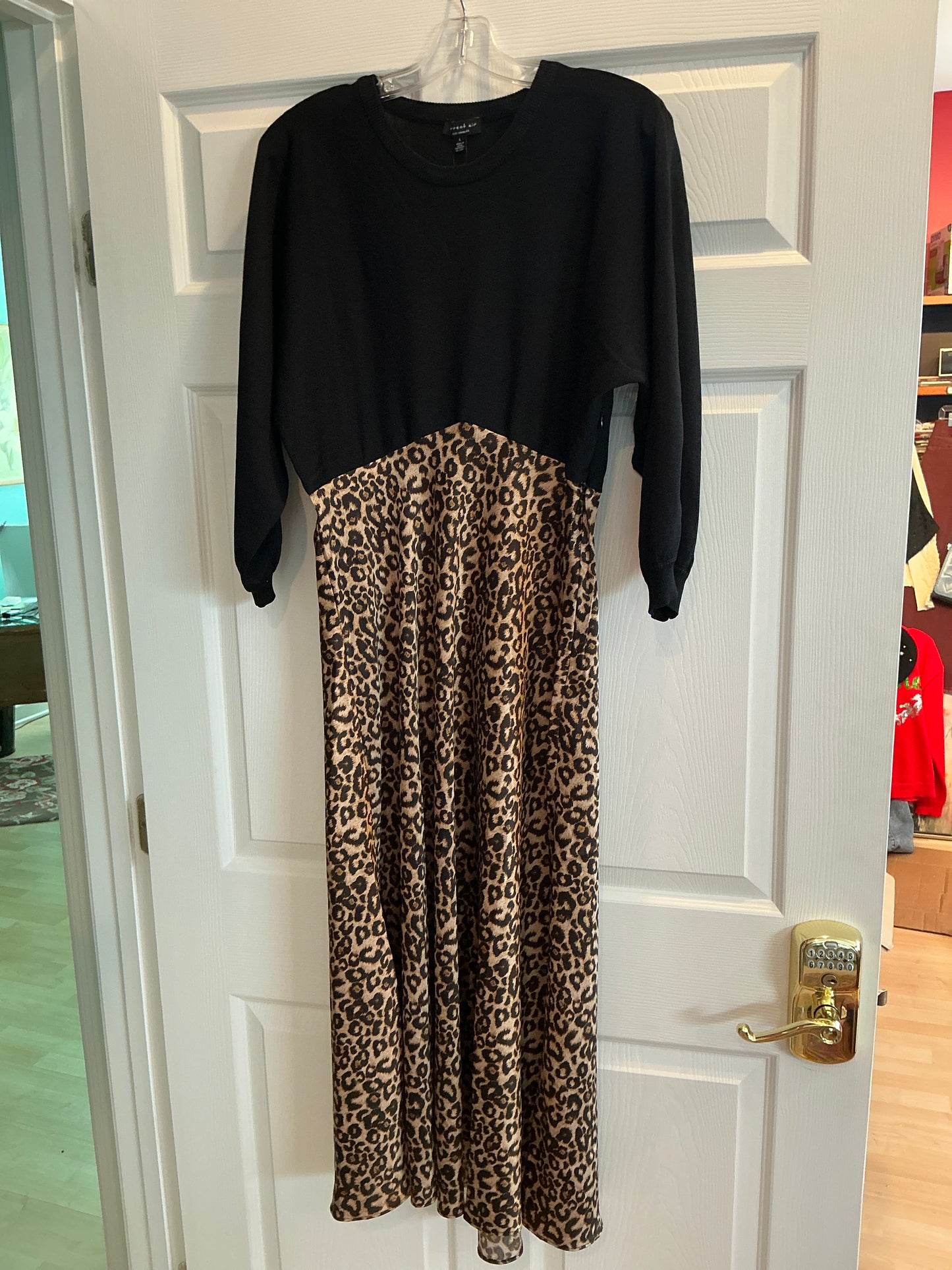 BLK TOP/CHEETA PRINT BOTTON