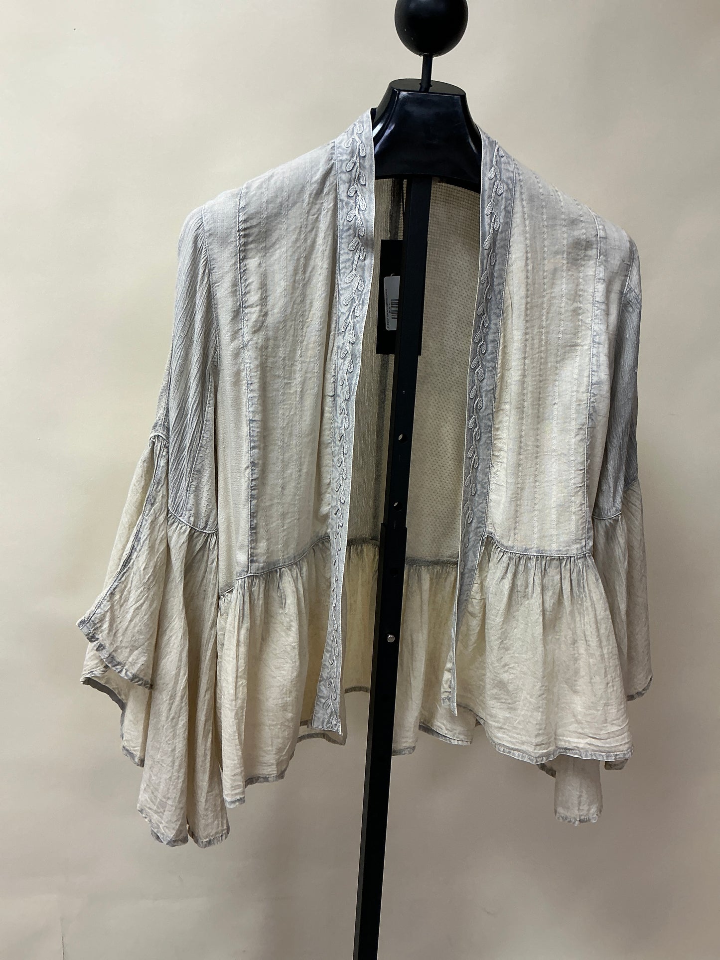 ELEGANT KIMONO INSPIRED SHRUG