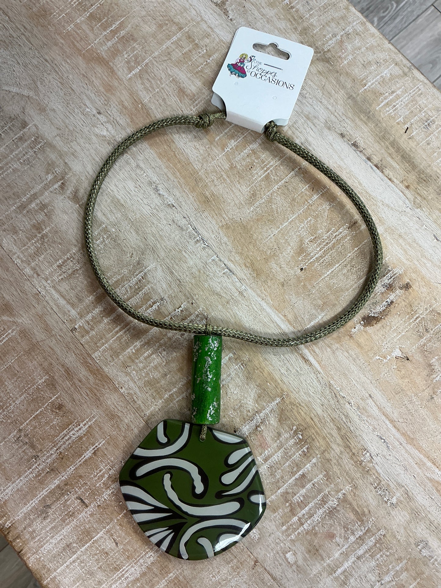 GREEN NECKLACE
