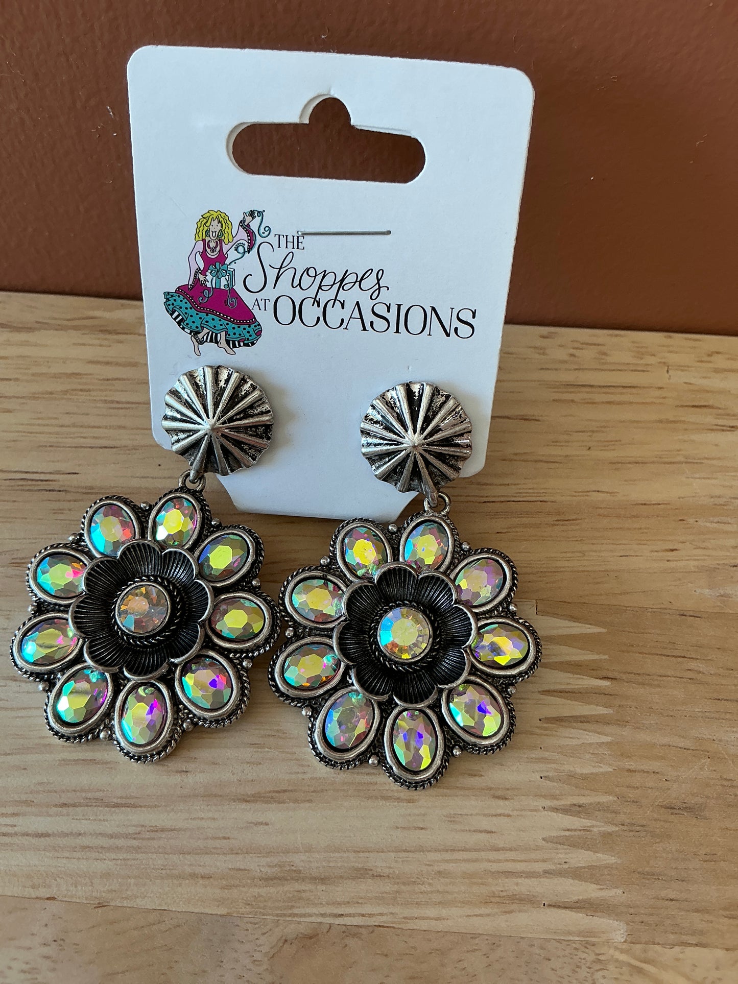 IRIDESCENT FLOWER EAR