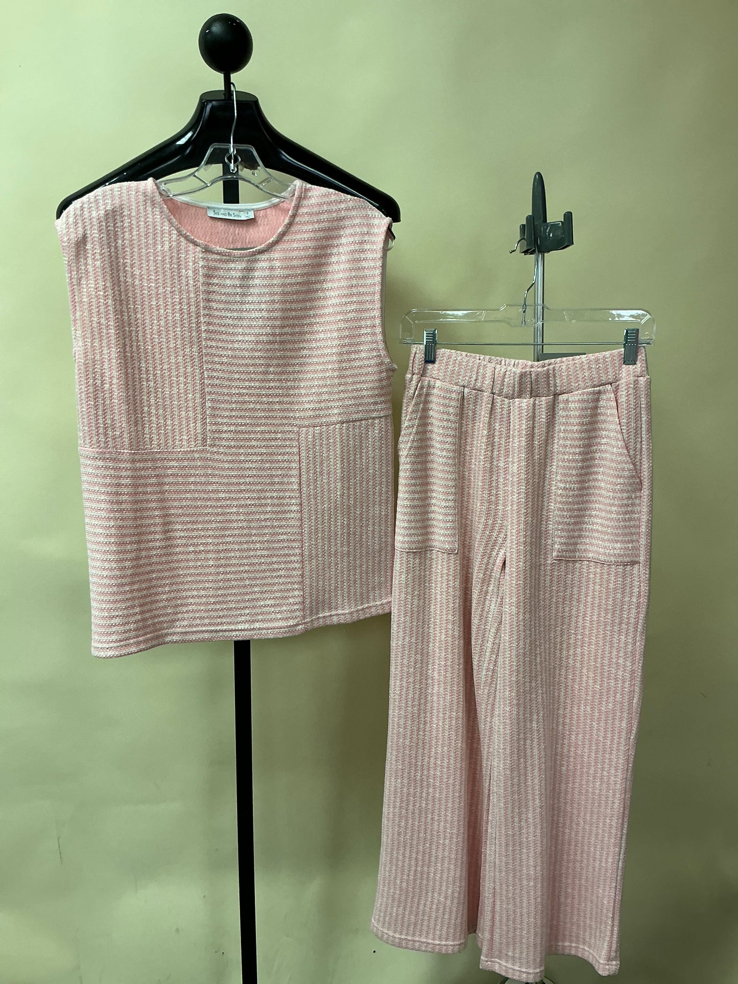 PINK/WHITE SUIT (P7399