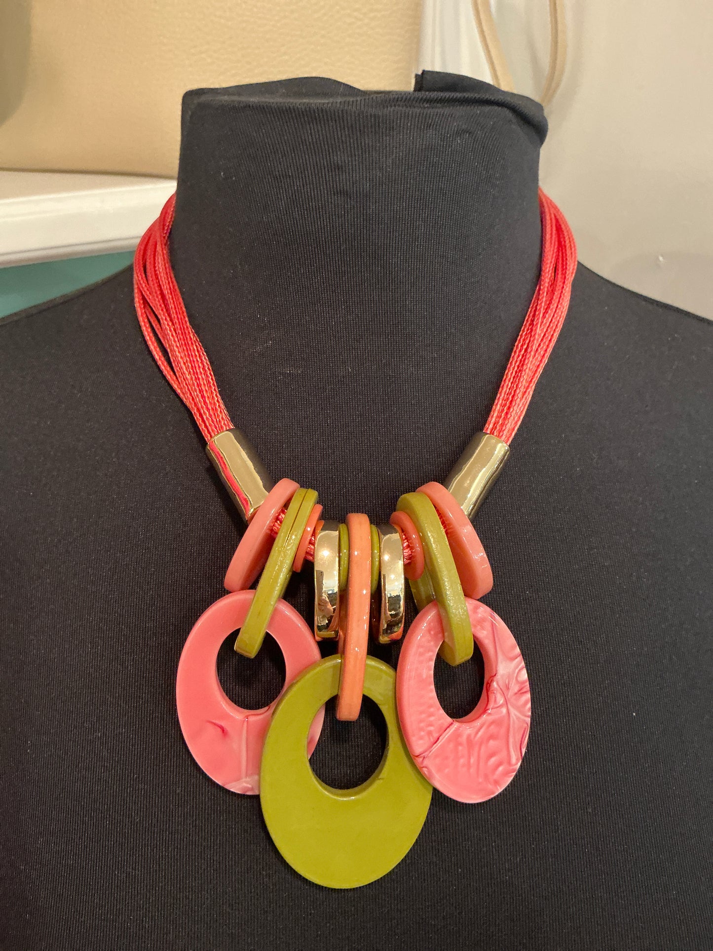 PINK CORD OVAL PENDANT NCK