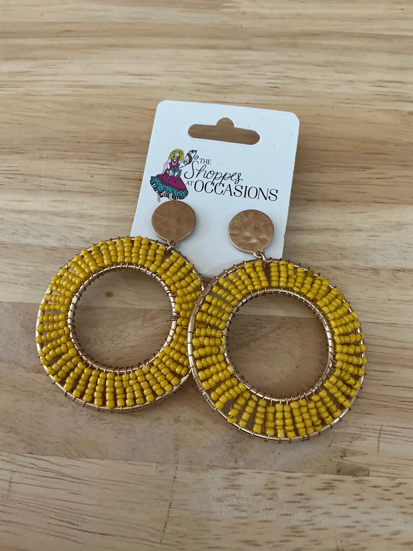 BEADED/GOLD EARRING