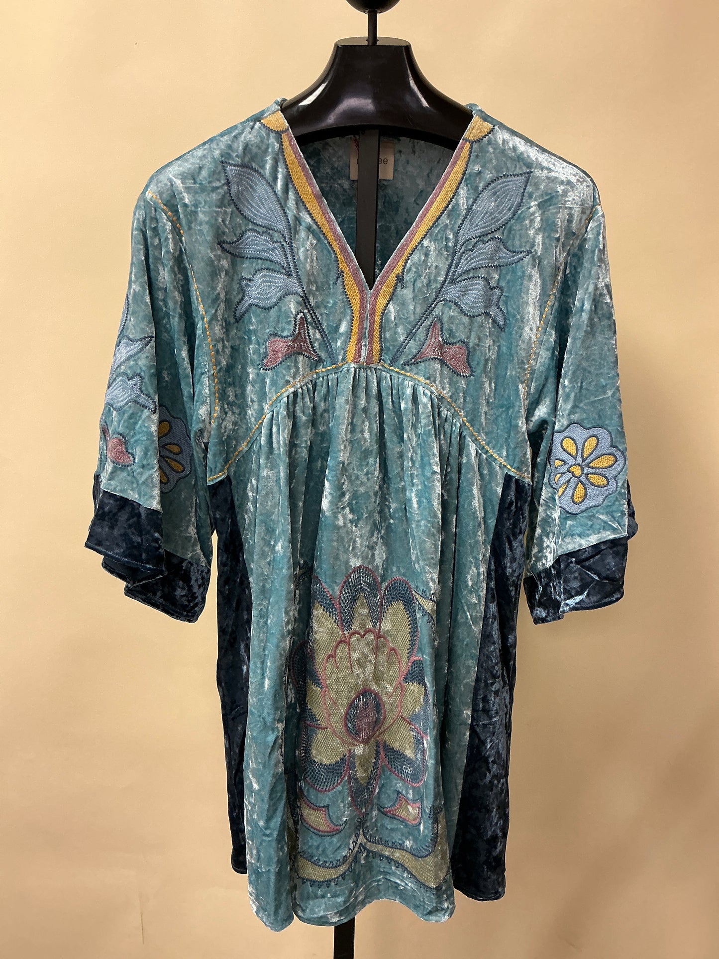 VELVET VNECK DRESS (C5209