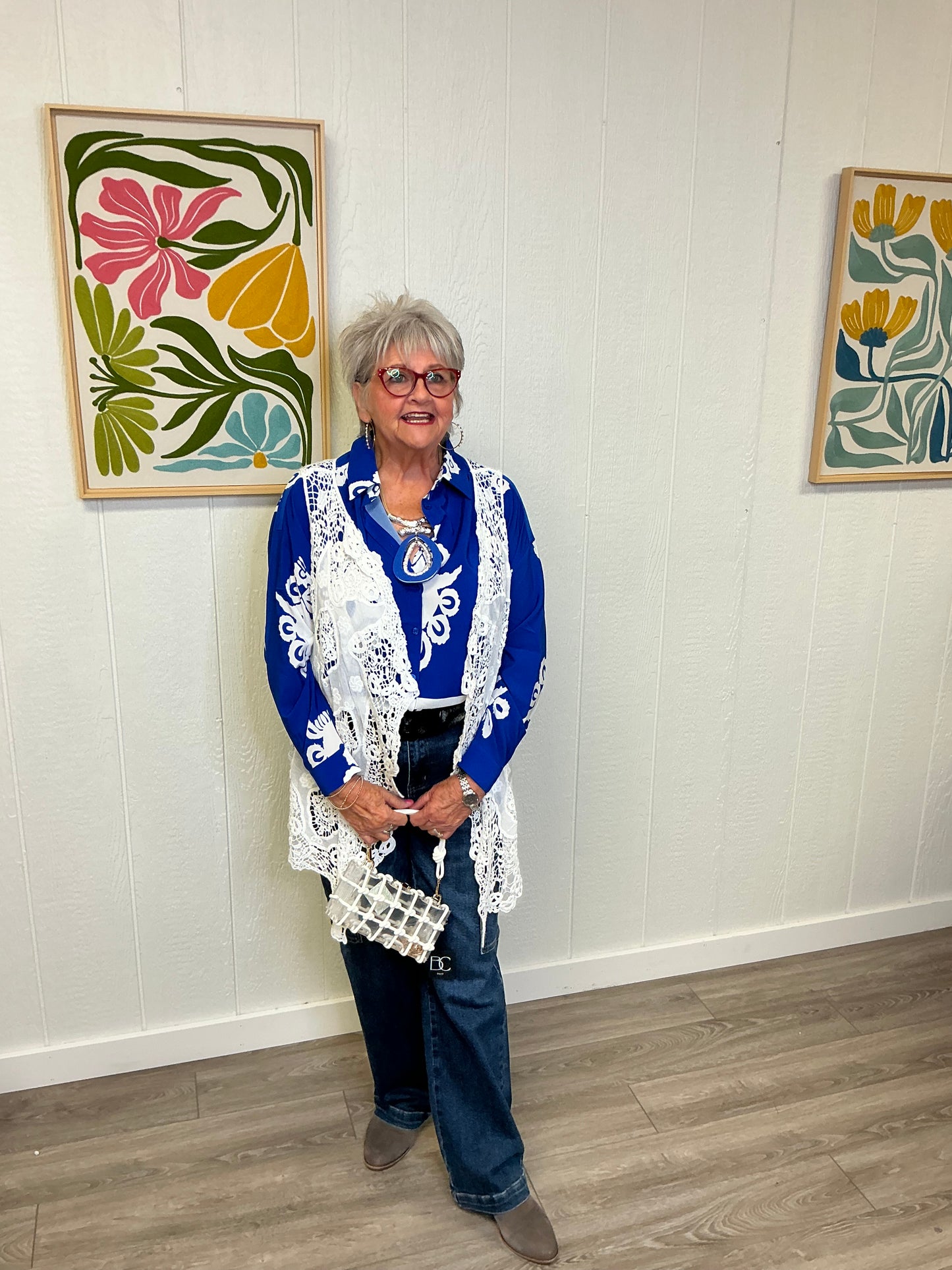 SLEEVELESS LACE CARDIGAN