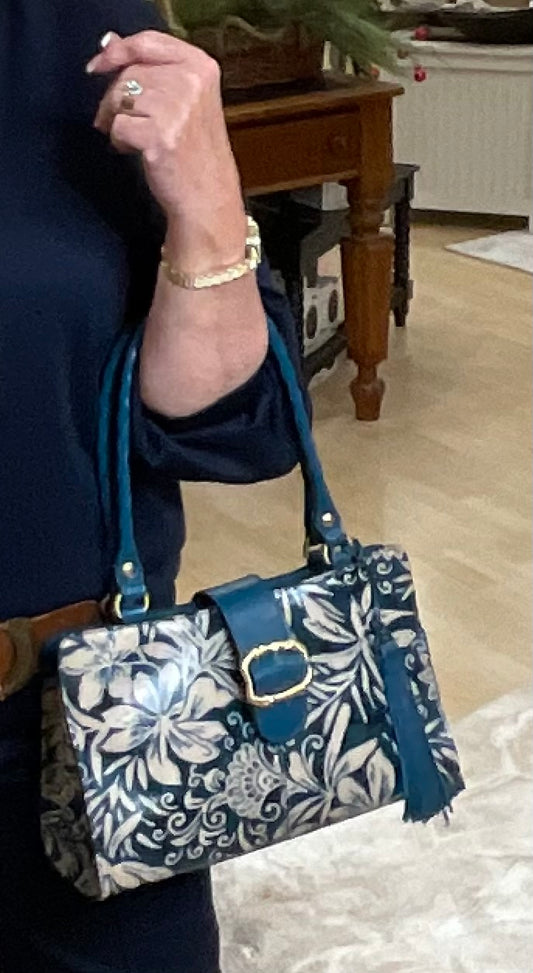 GREEK FLORALVIOLINA SATCHEL