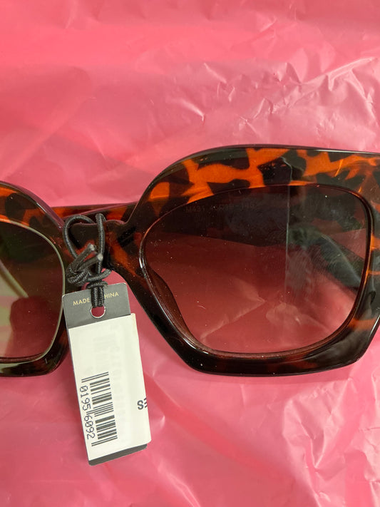 SUNGLASSES