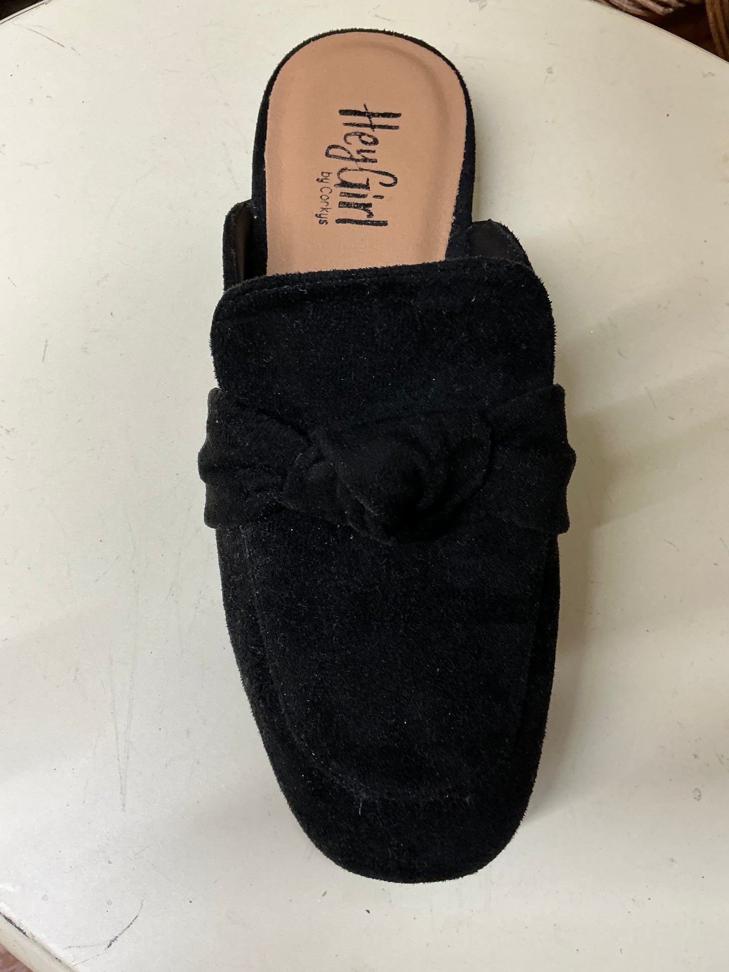 CLINGY/BLACK FAUX SUEDE