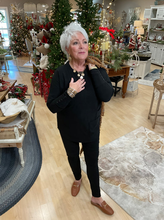 (2433310 TOP W/WRIST BUTTONS