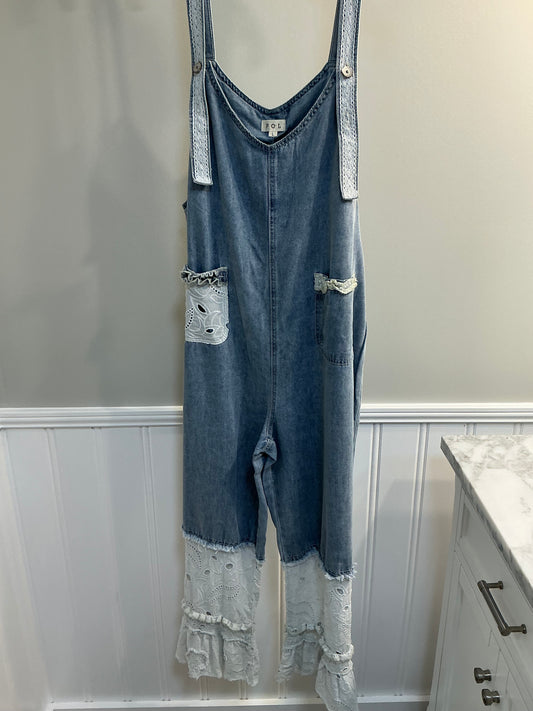 DENIM FLORAL OVERALLS (UWP74