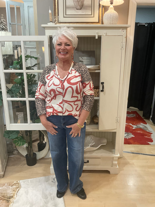 LONG SLV V-NCK HEART TOP