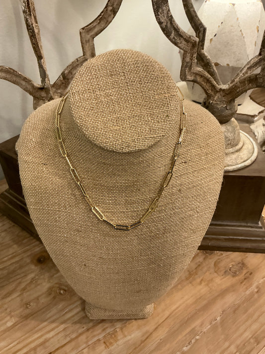 GOLD PAPERCLIP NECKLACE