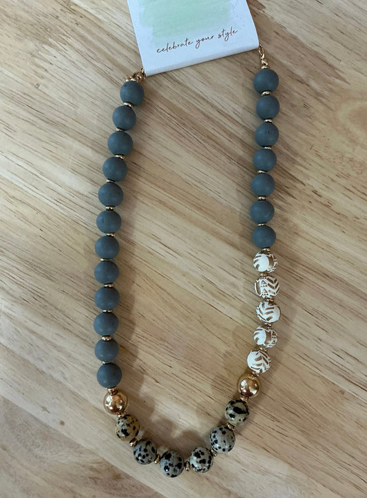 GRAY & JET PATTERNED BEAD NECK