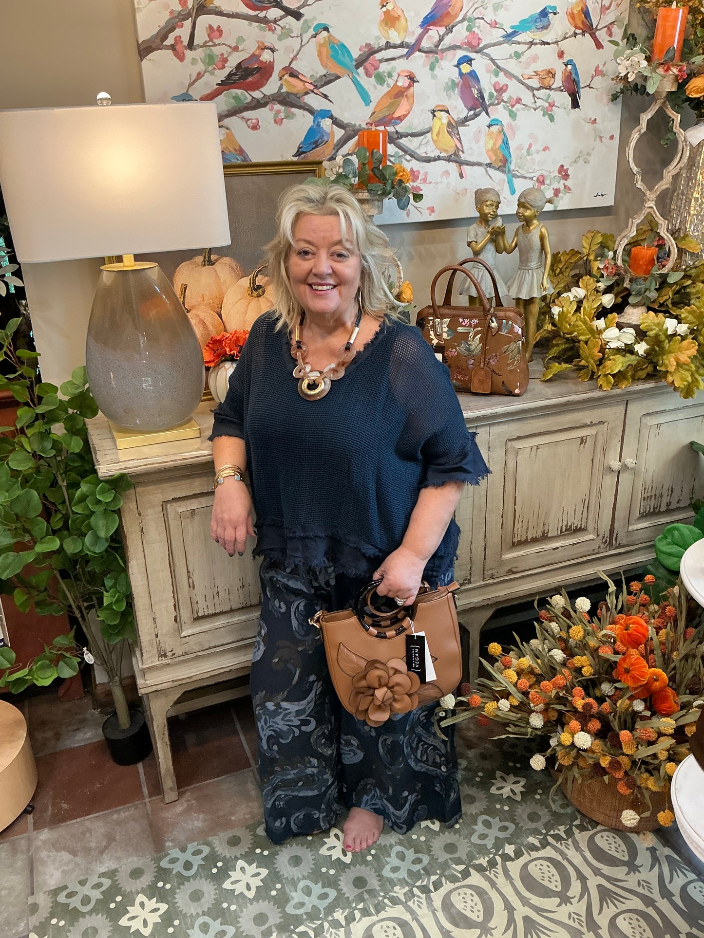 BROWN BLOSSOM ACCENT HANDBAG