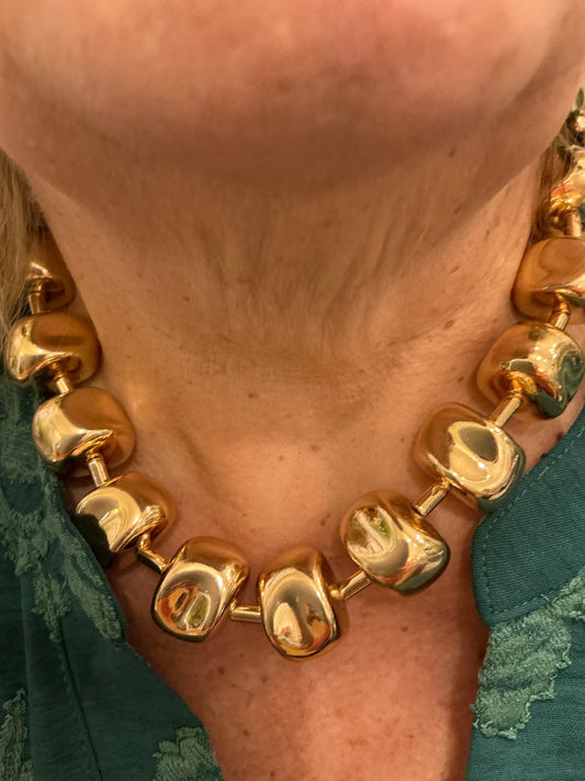 GOLD NECKLACE