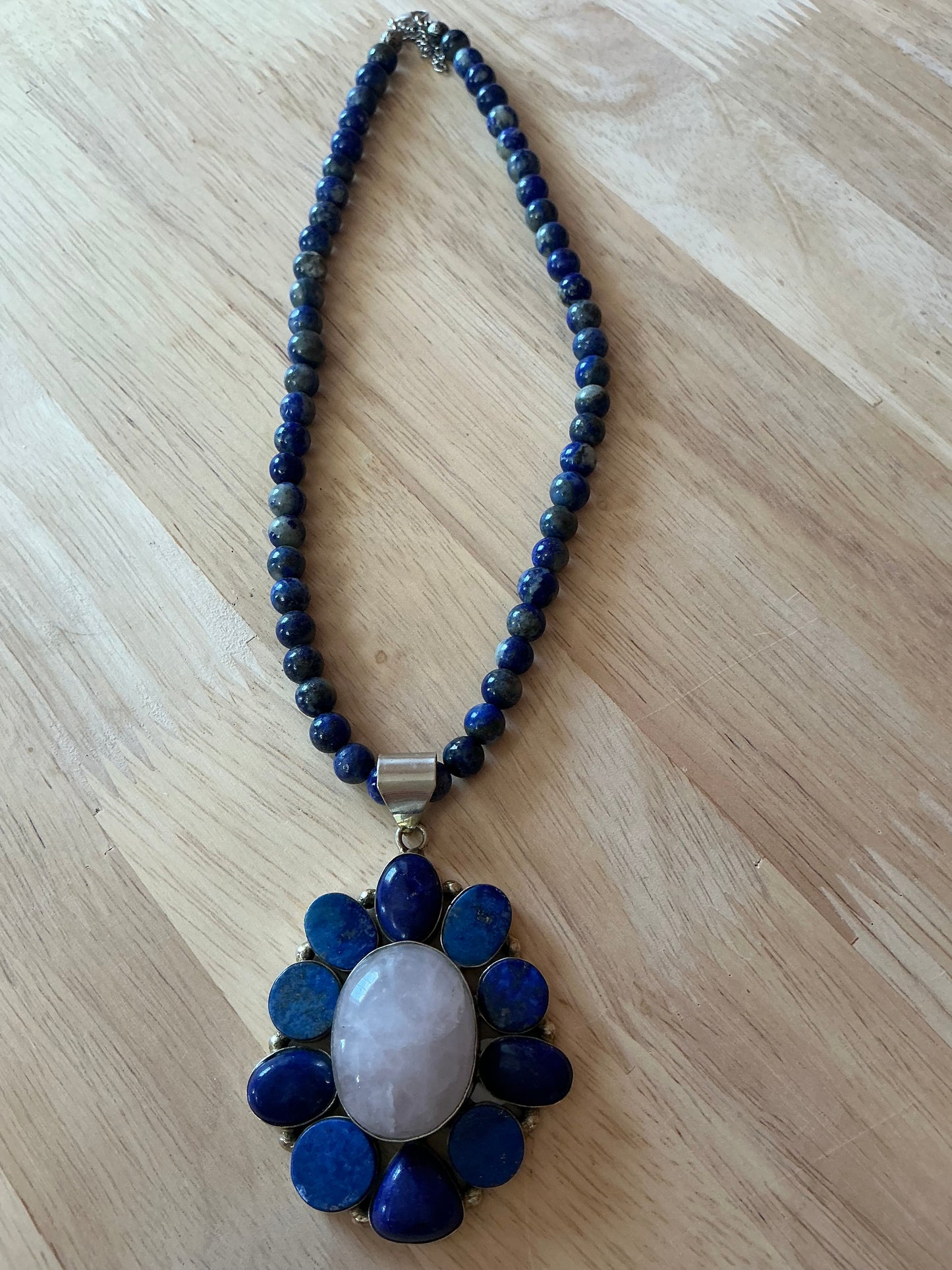 BLUE PENDANT NECKLACE