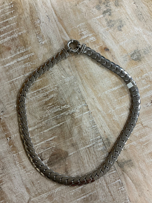 THICK SILVER CHAIN