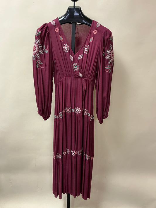 PLUM EMBO DETAIL RAYON DRESS (ED25301