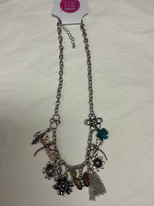 Vintage Charm Neck