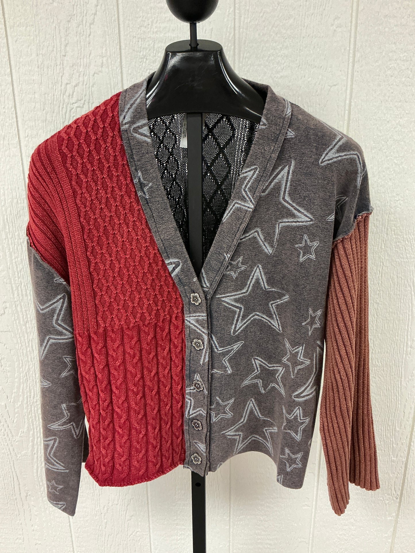 STAR PATTERN RAW EDGE SWEATER