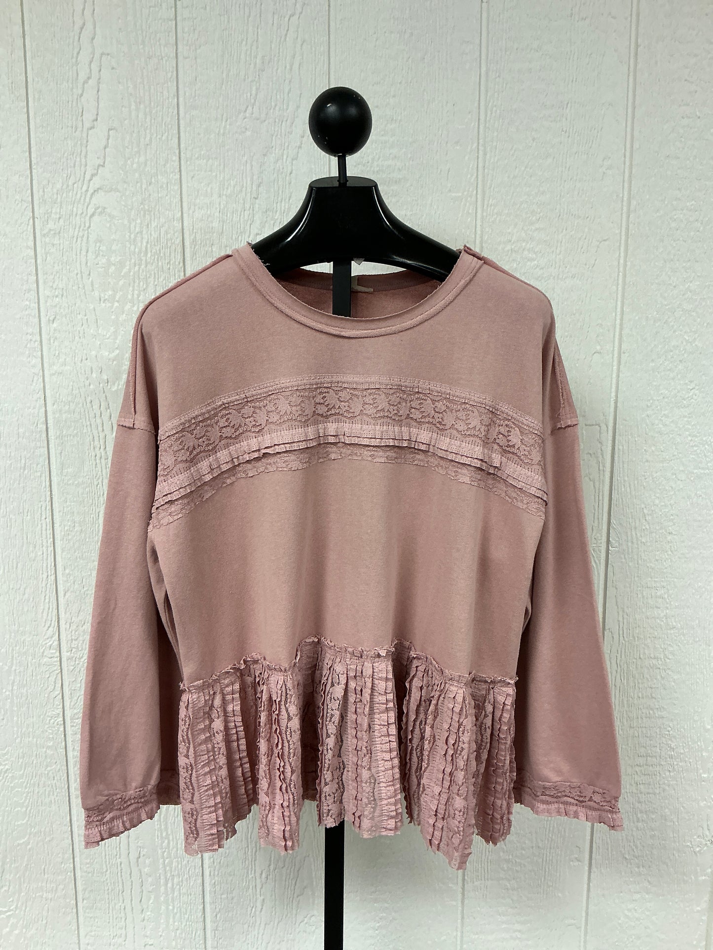 TOP W/RUFFLE BOTTOM(ET71787