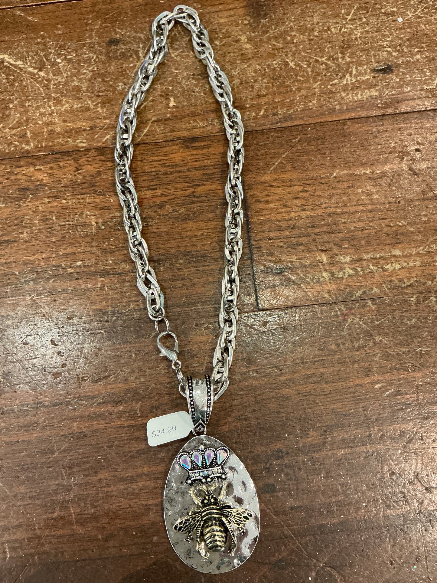 NECKLACE WITH PENDANT