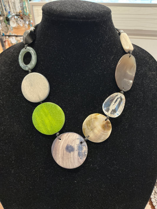 MULTI COLOR NECKLACE