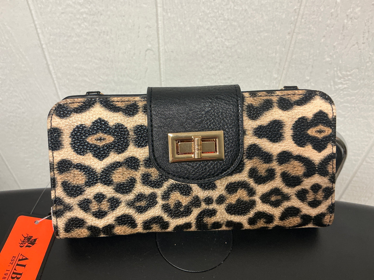 TURN LOCK CROSSBODY WALLET