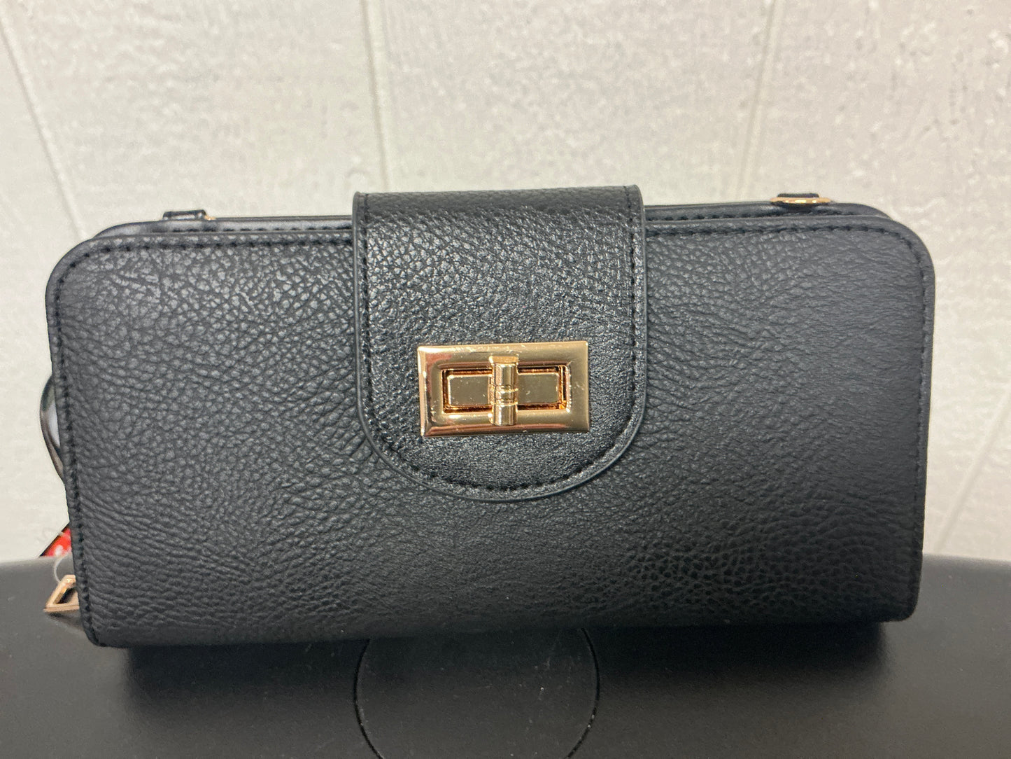 TURN LOCK CROSSBODY WALLET