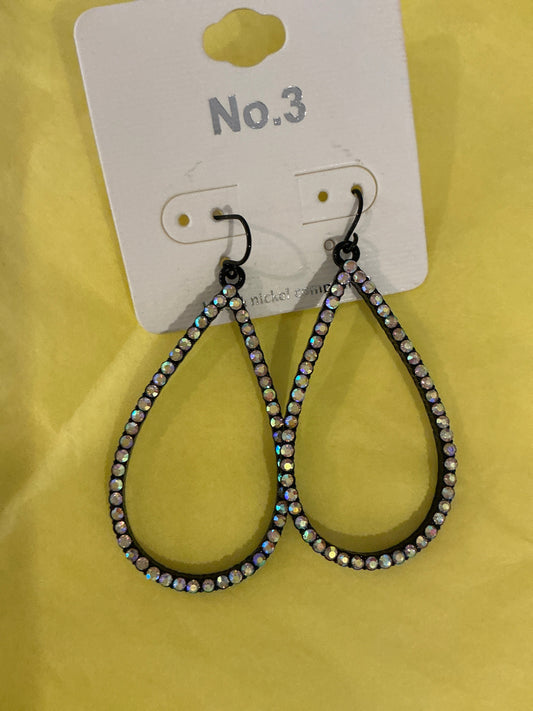 CLEAR SPARKLE EARRINGS