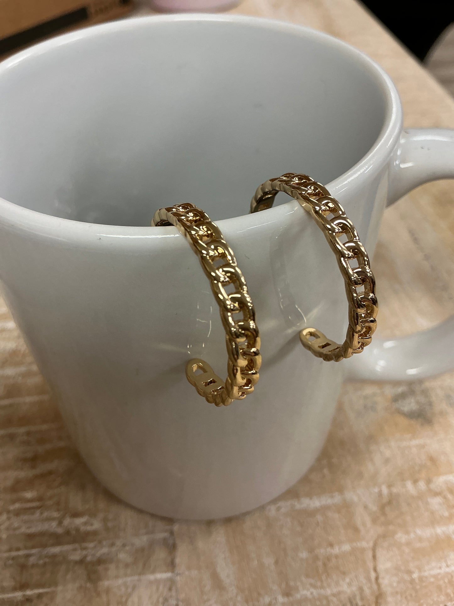 GOLD CHAIN EARRING
