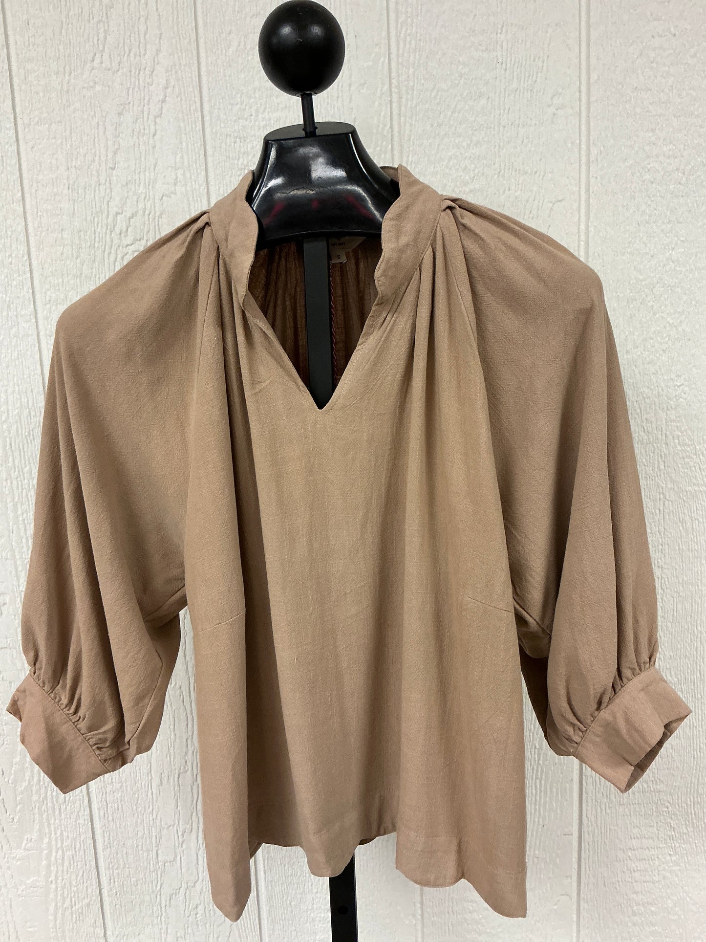 BUBBLE SLV/SCALLOPED COLLAR