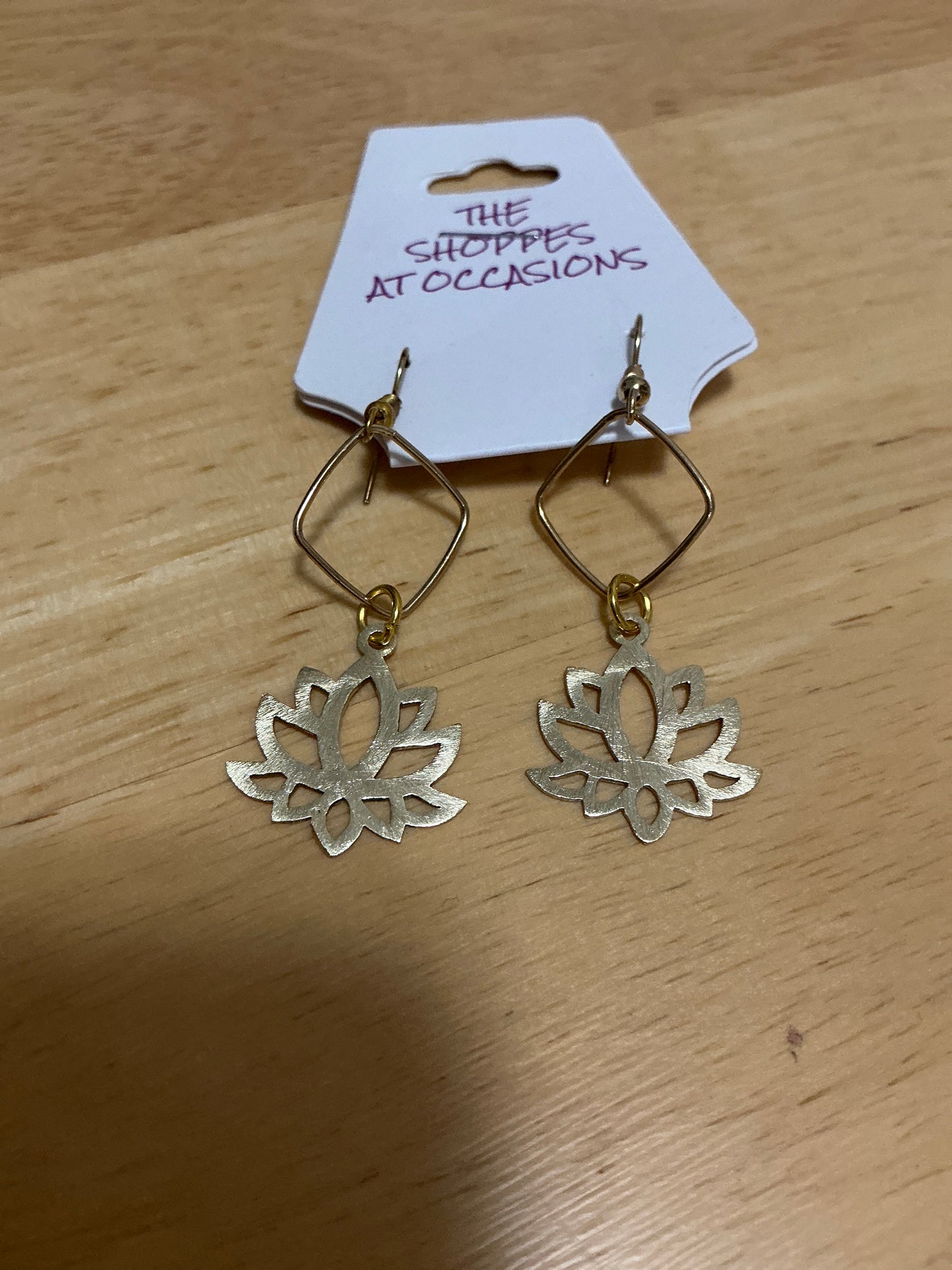 GOLD LOTUS EARRING