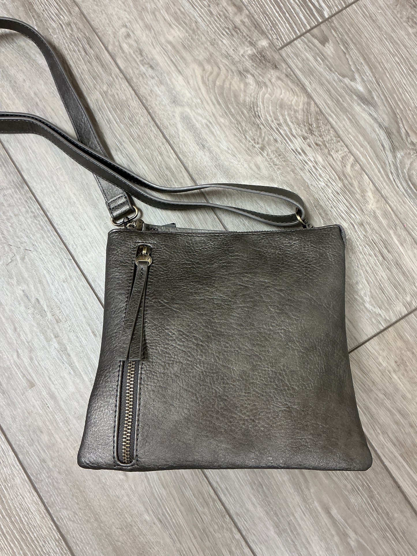 MULTI POCKET COMPACT CROSSBODY BAG
