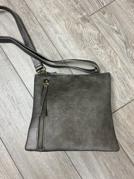MULTI POCKET COMPACT CROSSBODY BAG