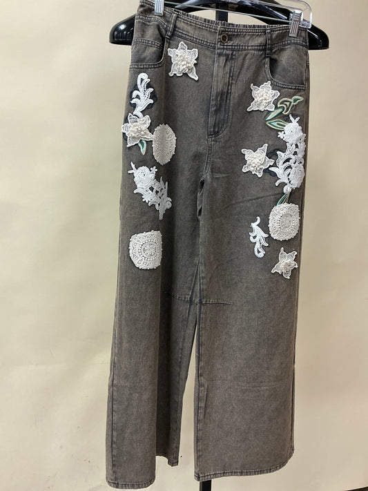 CROCHET PATCH STRAIGHT PANT