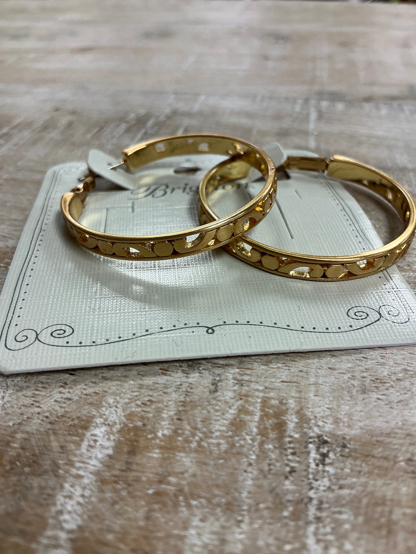 CONTEMPO GOLD LRG HOOP