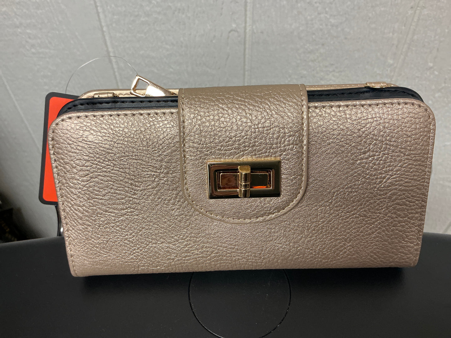 TURN LOCK CROSSBODY WALLET